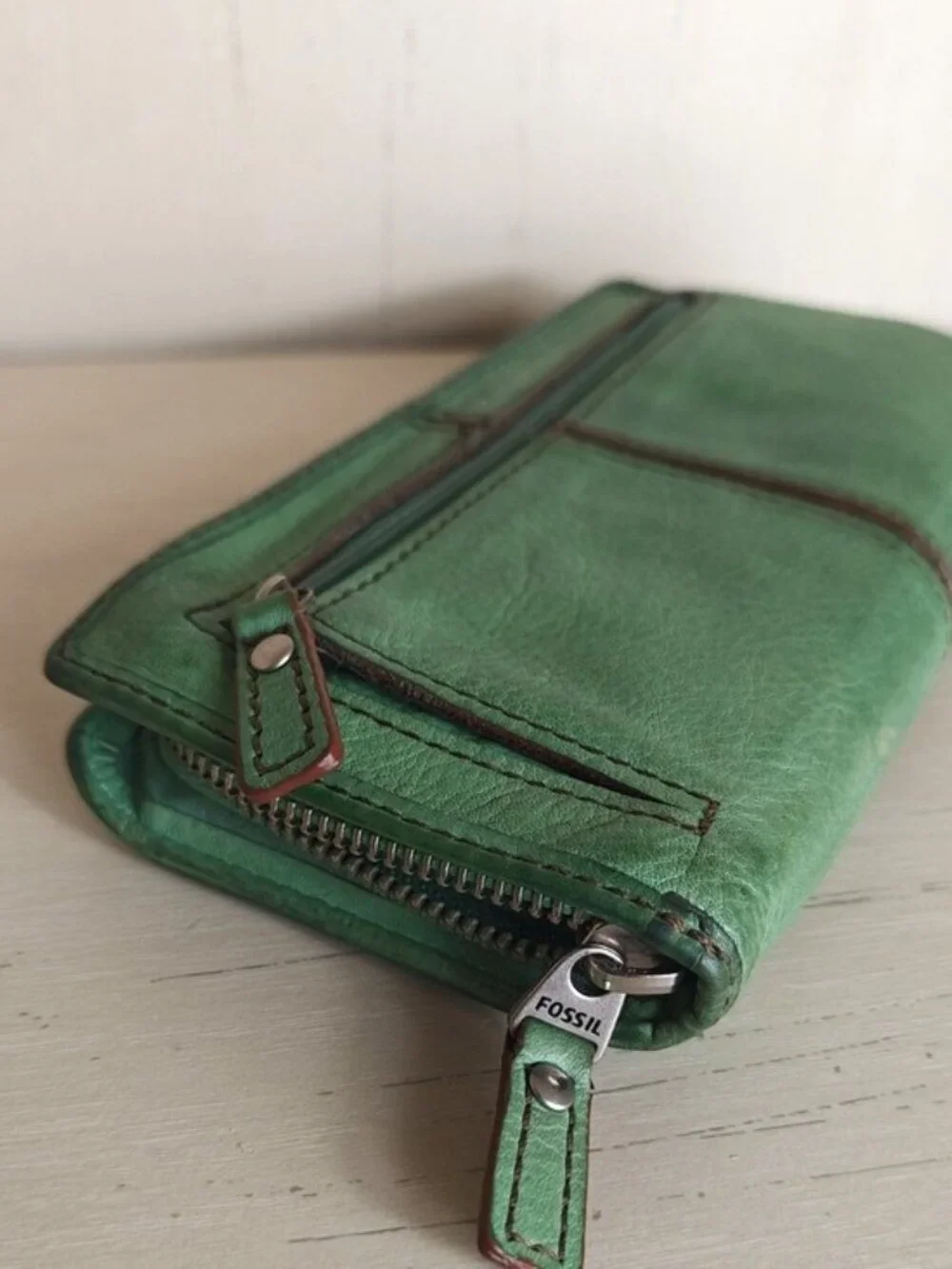Fossil Maddox Continental Wallet Soft Smooth Green Leather Zip Around